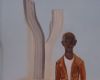 Man bij moderne architectuur 68x95 cm 2010